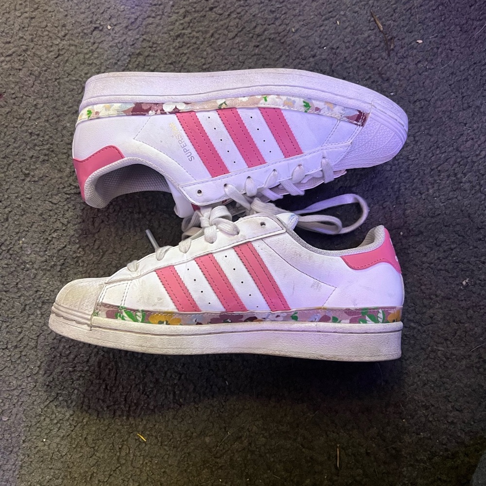 Adidas White and Pink Sneakers size 6.5 barely worn send